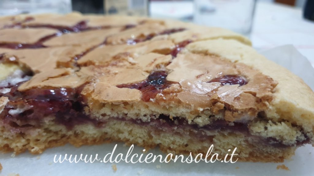 Crostata meringata con frolla alle mandorle