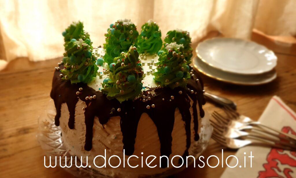 Drip cake alla crema di vaniglia e cioccolato